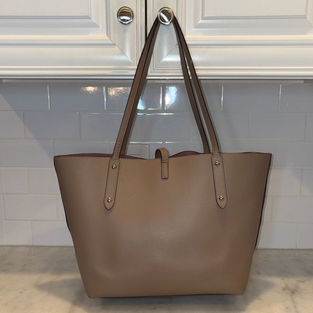 COACH Purse Bag Market Tote Polished Pebble Leather Turnlock Taupe Neutral - Picture 4 of 16